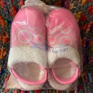 Girls Pink clogs NWT